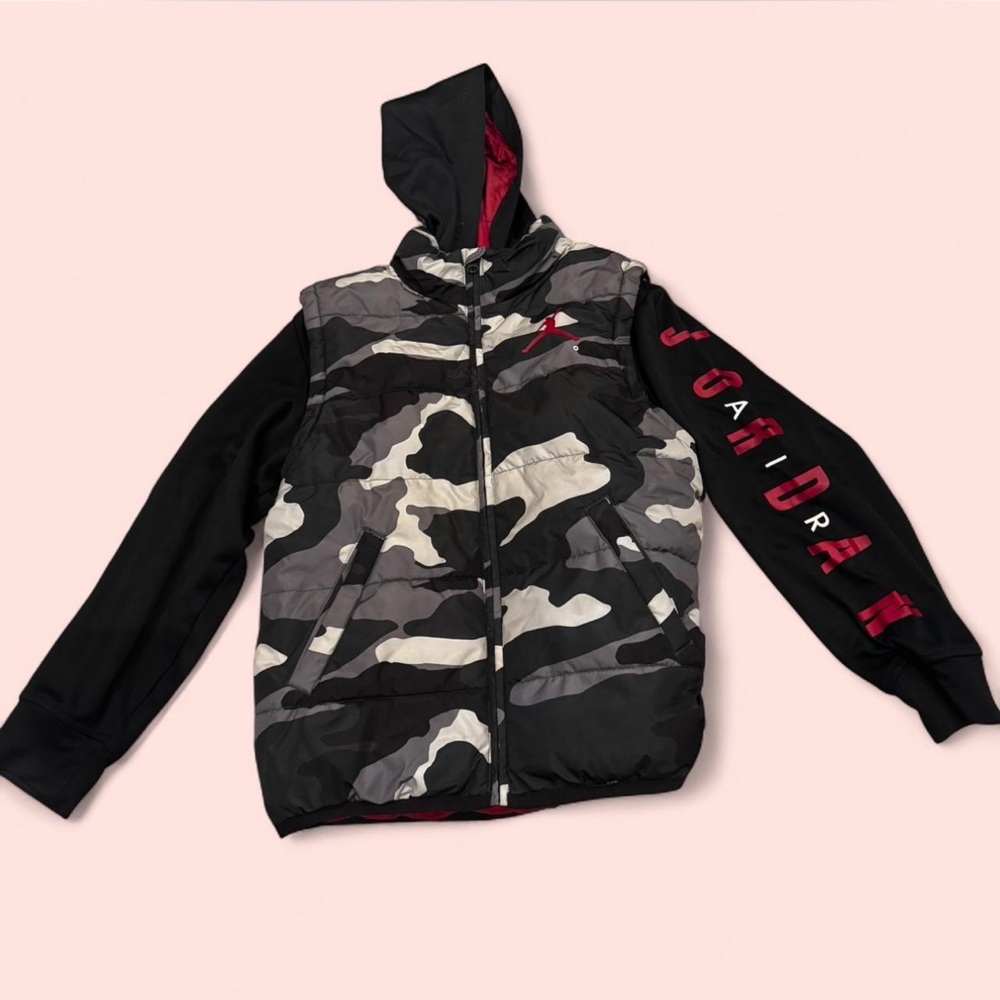 Jordan Kids' Camo Puffer Jacket - Black, Gray, and Red